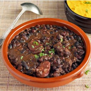 Feijoada brasileira – Schwarze-Bohnen Eintopf