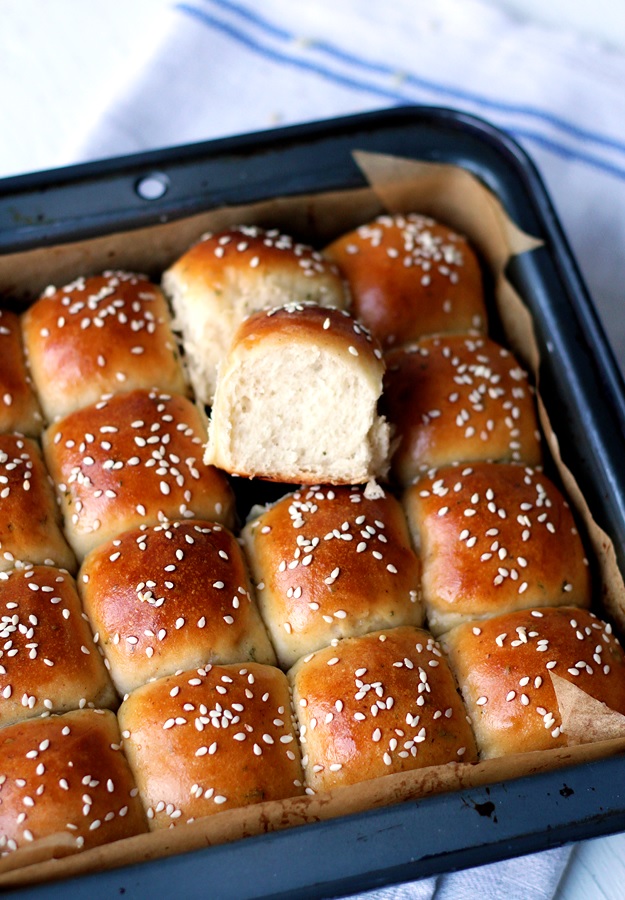 American Dinner Rolls