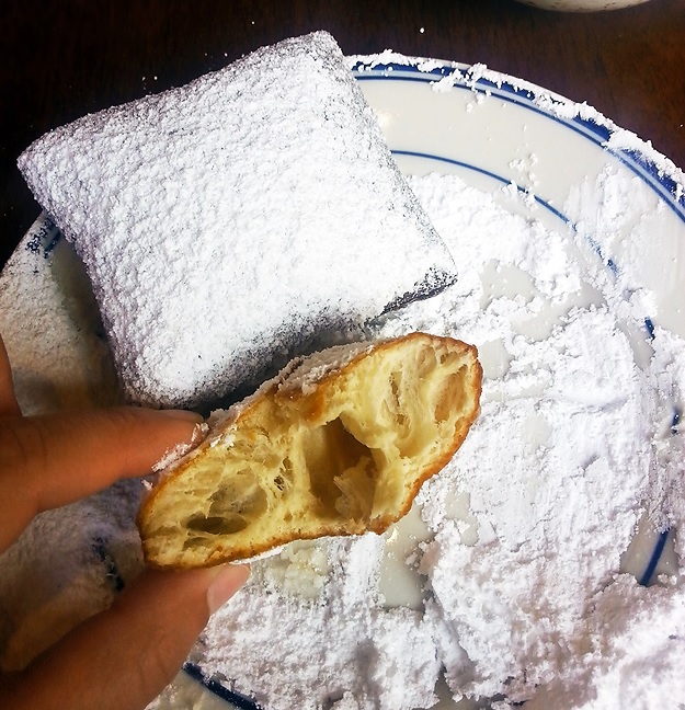 Beignets in Cafe New Orleans