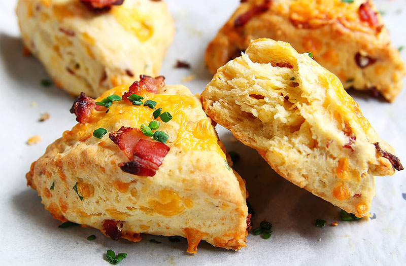 Blättrige Scones mit Käse und Speck Rezept » Taste of Travel