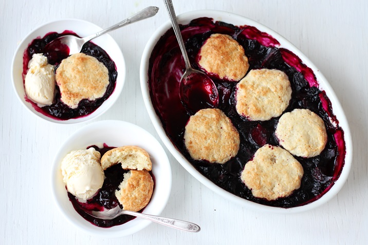 Blueberry-Plum Cobbler Rezept