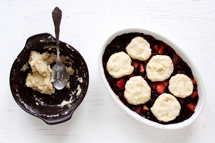 Blueberry-Plum Cobbler Rezept