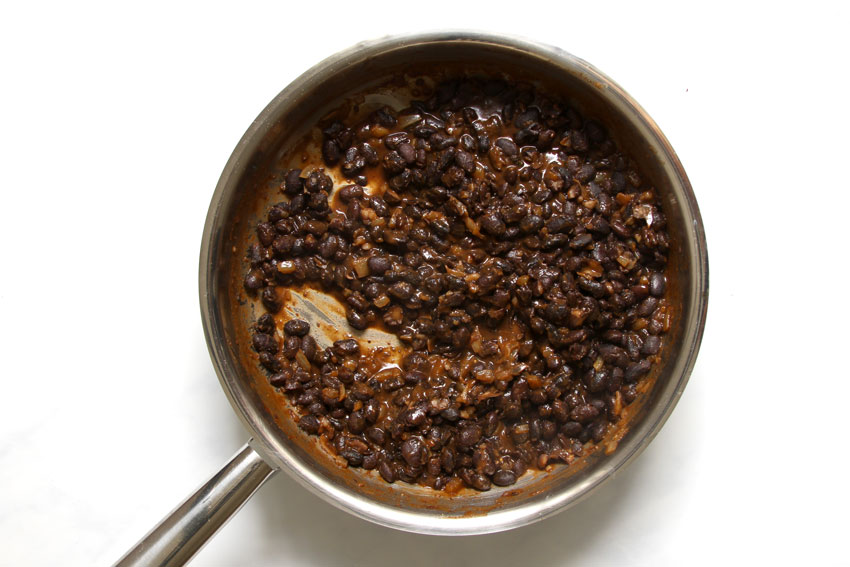 schwarze Bohnen für Tacos