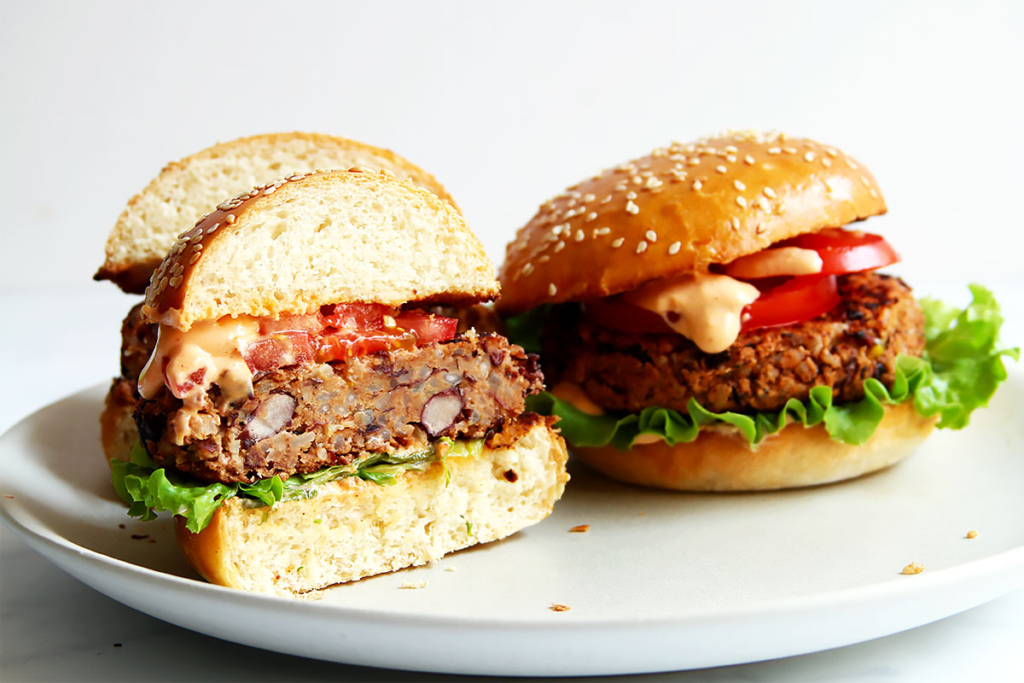 Vegetarischer Burger mit Kidneybohnen Patty » Taste of Travel