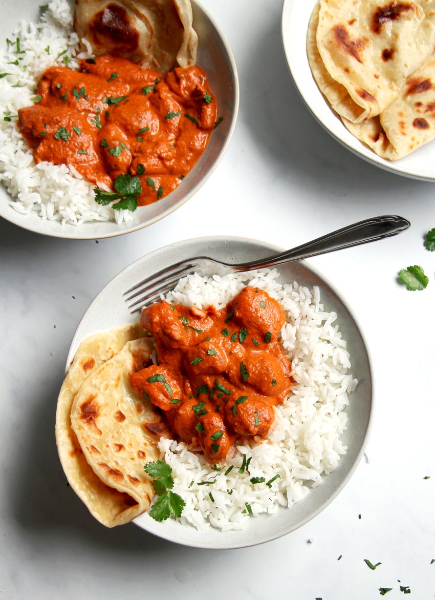 Butter Chicken mit Naan und Reis