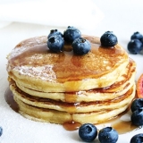 Luftige Buttermilk Pancakes Rezept