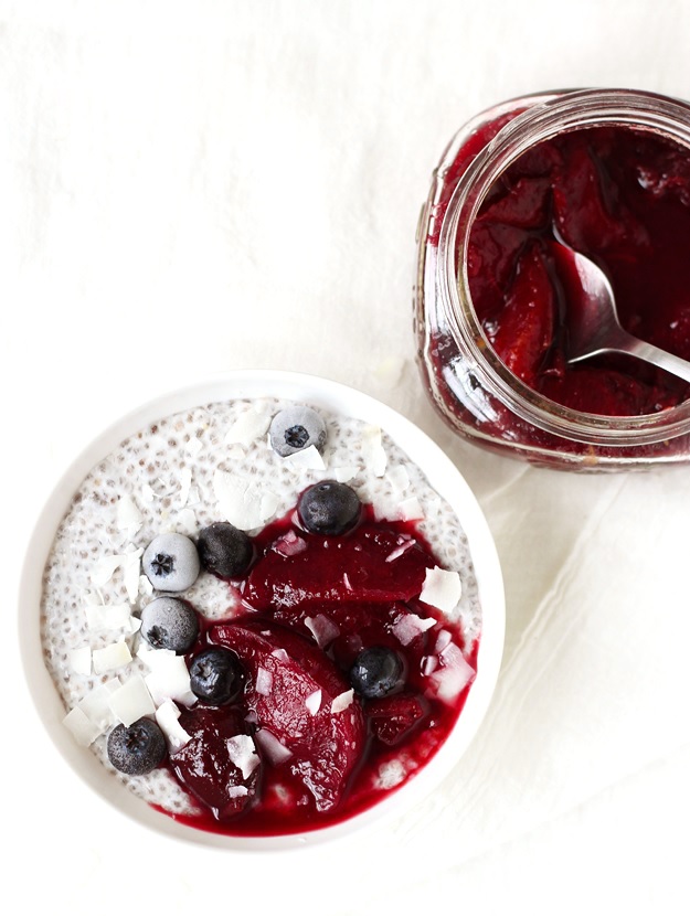 Chiapudding mit Pflaumen und Blaubeeren Rezept