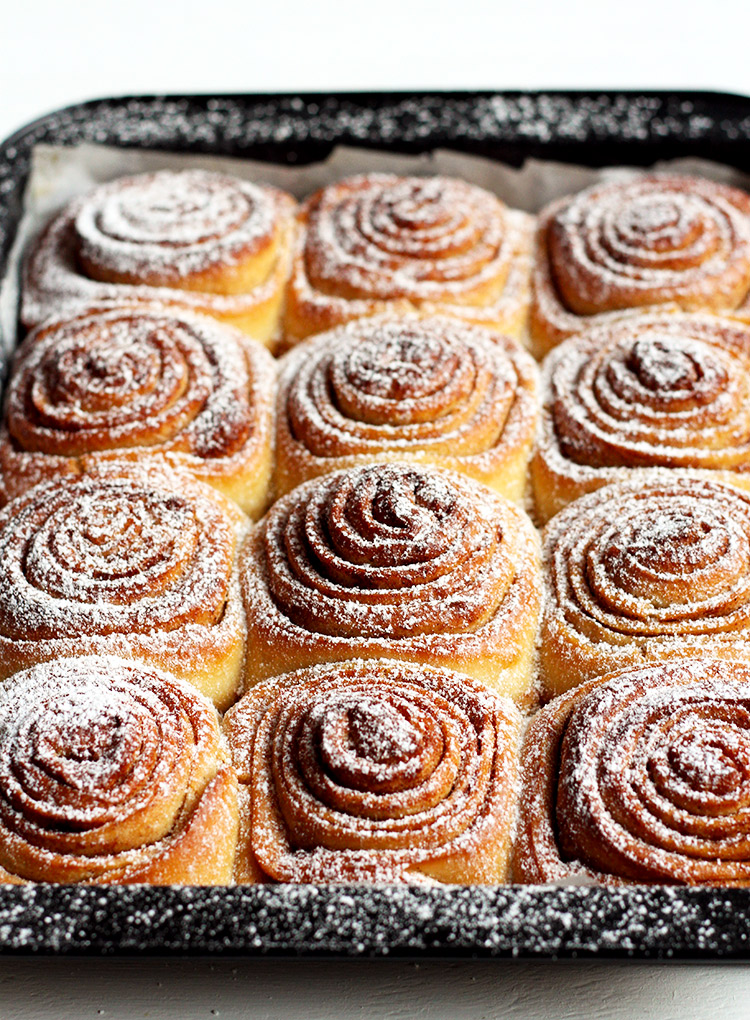 Cinnamon Rolls Zimtschnecken Rezept » Taste of Travel