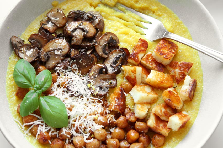 Polenta mit Champignons und Halloumi