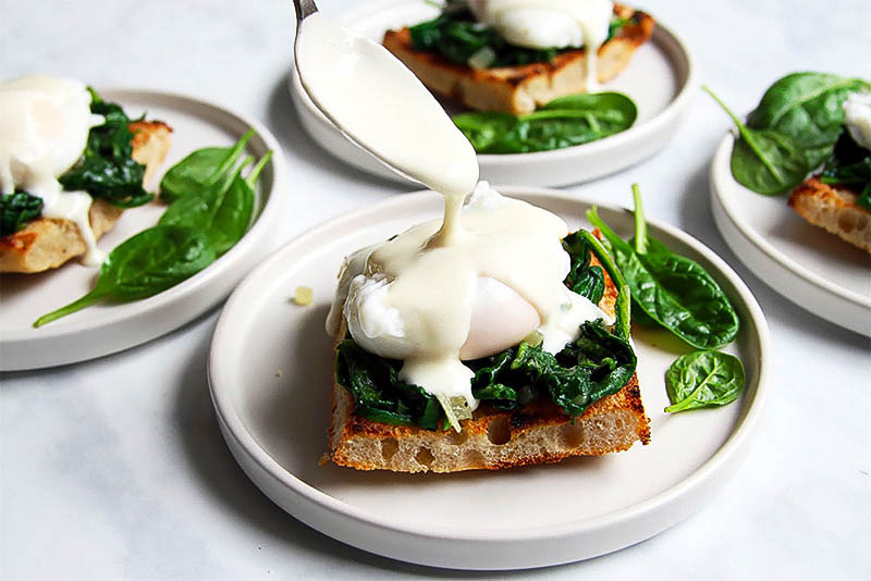 Eggs Florentine Sauce pochierte Eier