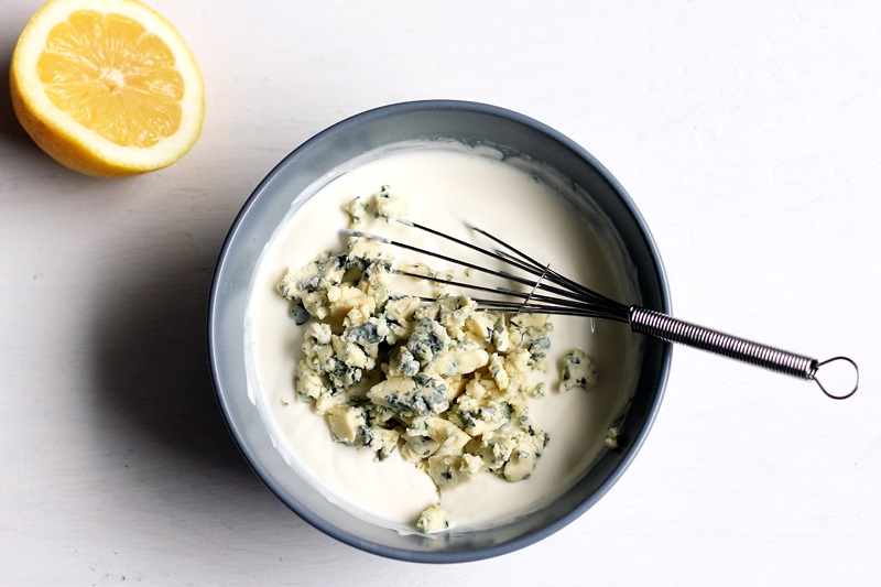 Einfacher Blauschimmelkäse Dip Rezept