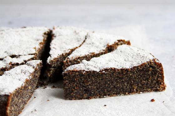 Saftiger Mohnkuchen ohne Mehl » Taste of Travel