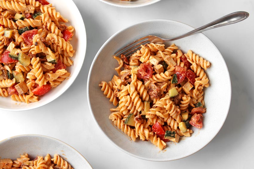 Einfacher Nudelsalat mit Pesto
