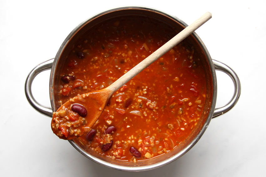 Bulgur Chili in Kochtopf