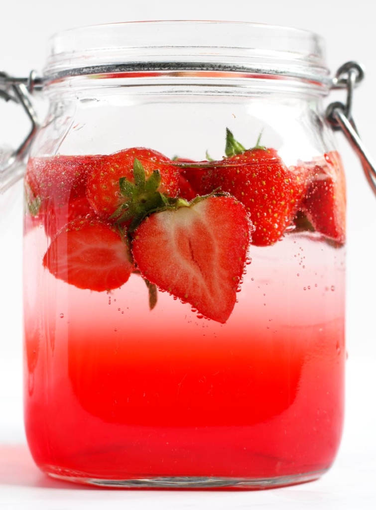 Erdbeer Shrub in Glas