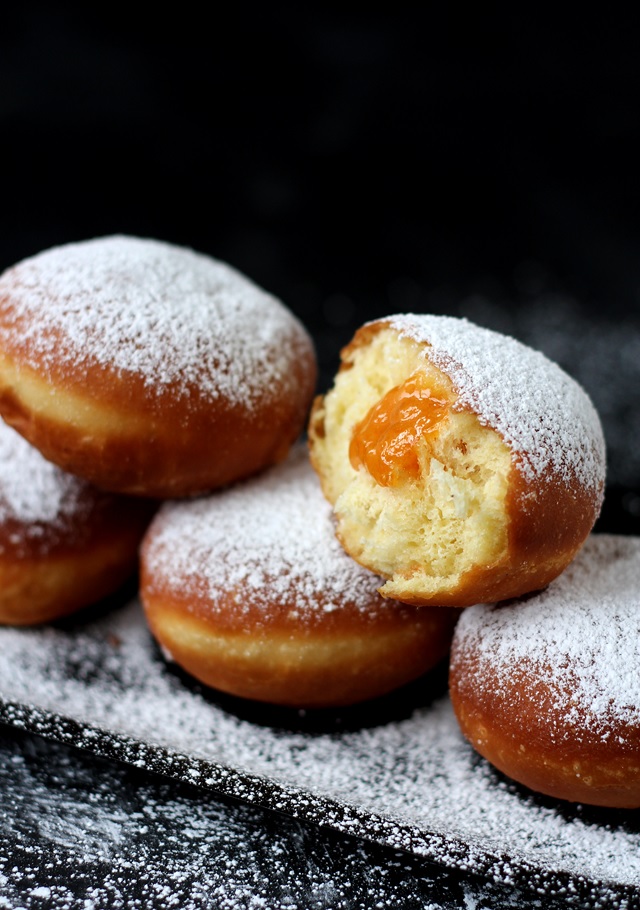 Flaumige Krapfen (Berliner) » Taste of Travel