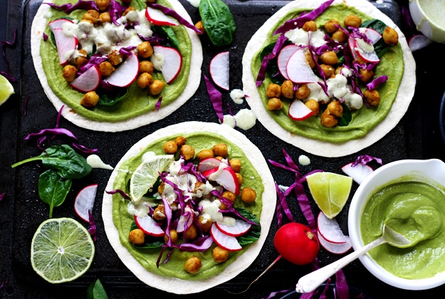 Frühlings Soft Tacos mit Spinat und Curry-Kichererbsen Rezept