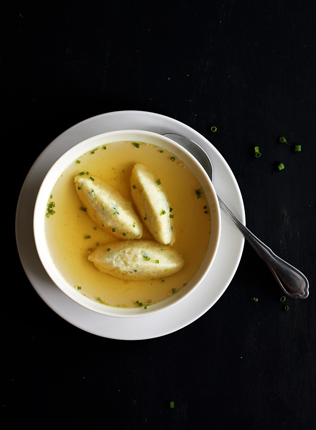 Österreichische Grießnockerlsuppe