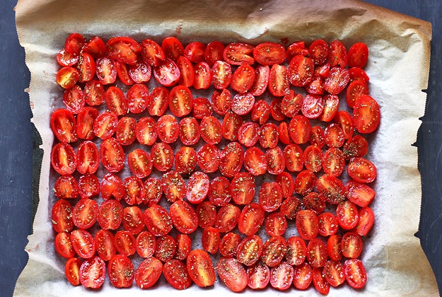 Halb getrocknete Tomaten im Ofen Rezept