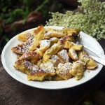 Kaiserschmarrn mit Holunderblüten