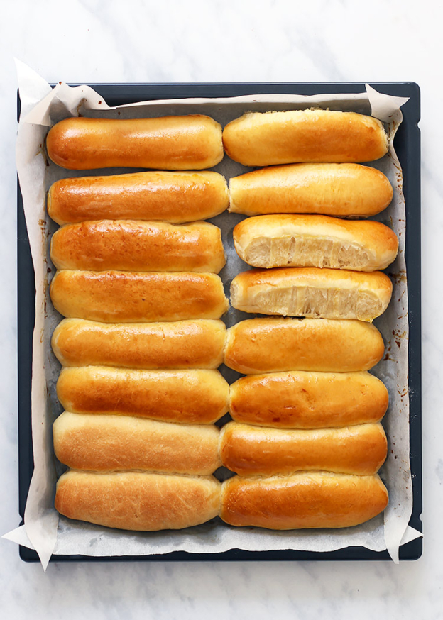 Einfache Hot Dog Brötchen » Taste of Travel