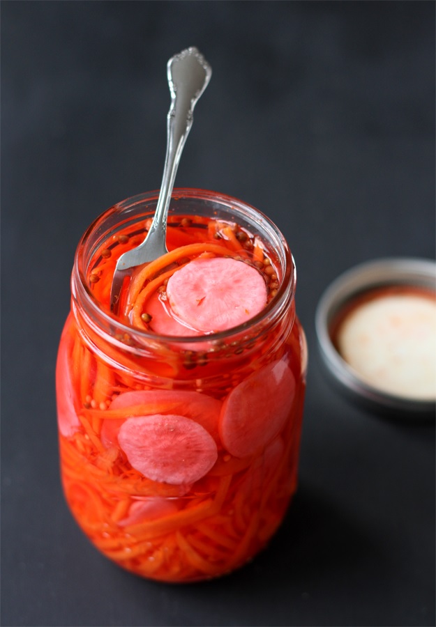 Pickled Veggies - Eingelegte Karotten und Radieschen » Taste of Travel