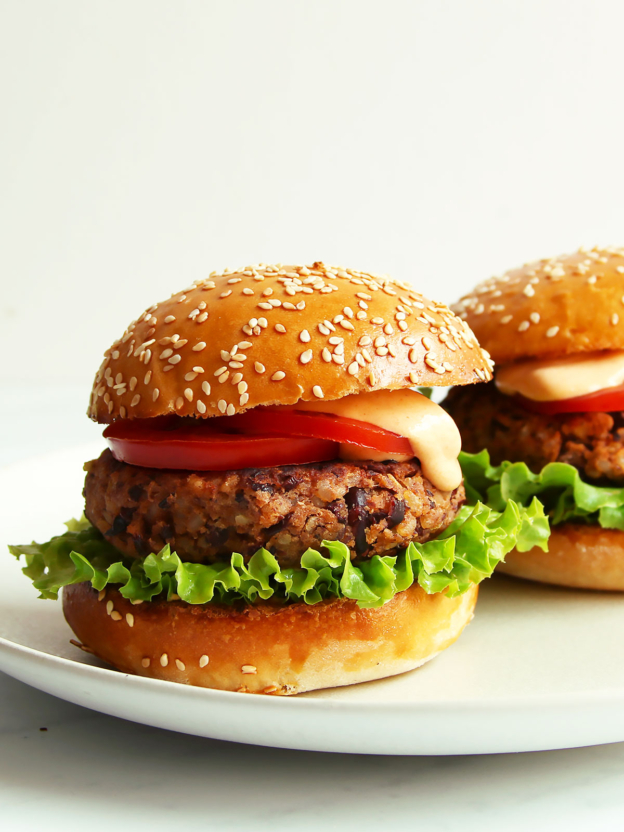 Vegetarischer Burger mit Kidneybohnen Patty » Taste of Travel