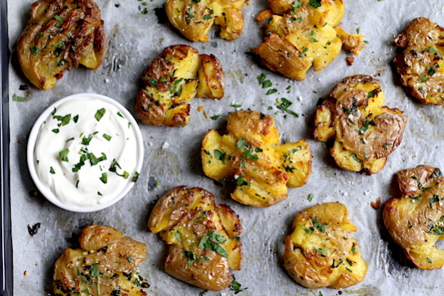 Smashed Potatoes mit Dip » Taste of Travel