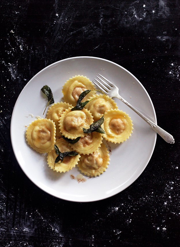 Kürbis Ravioli mit Salbei-Butter