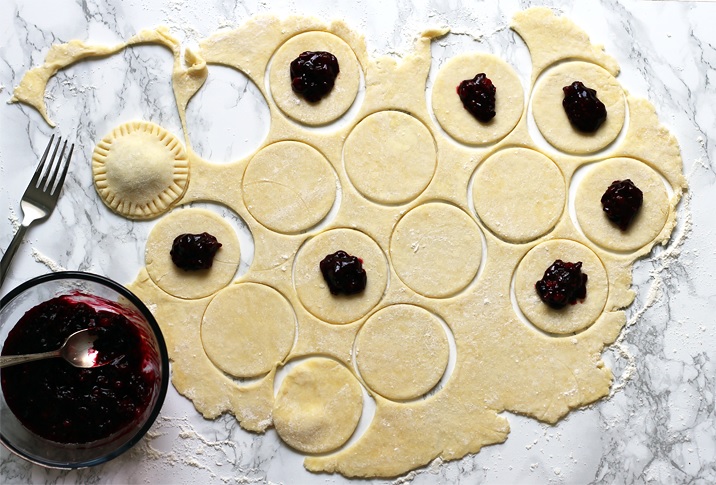 Beeren Pies füllen