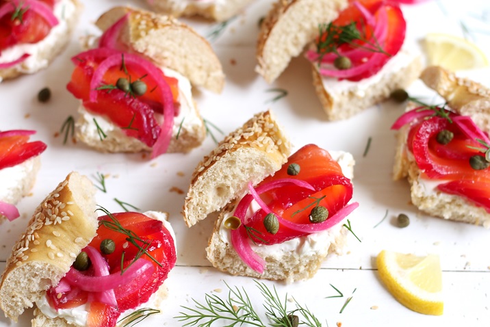 Mit roten Rüben gebeizter Lachs Rezept