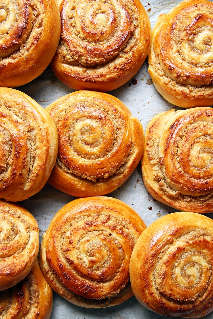 Große Nussschnecken wie aus der Bäckerei - mit Video » Taste of Travel