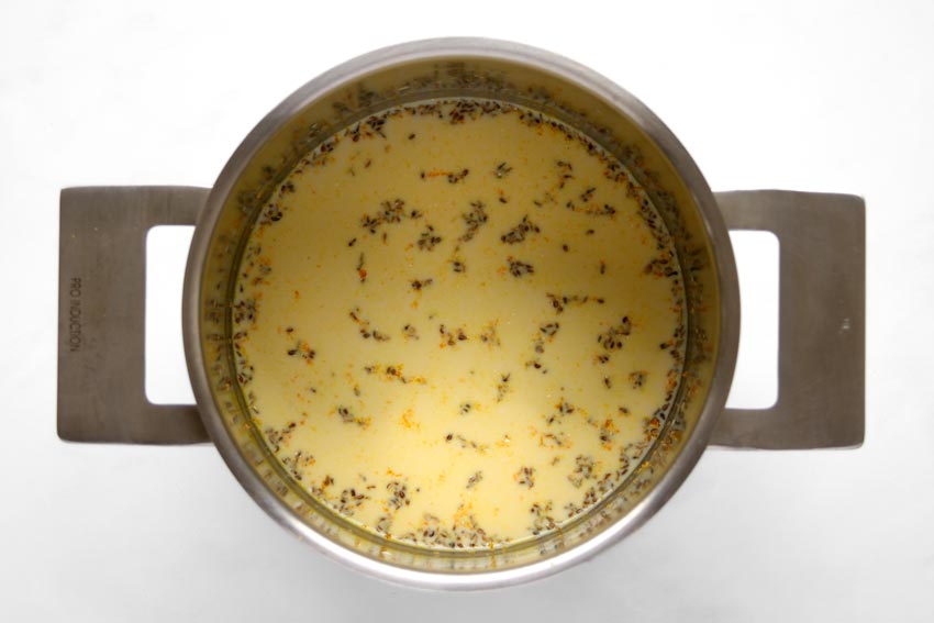Milch, Orange, Anis in Topf