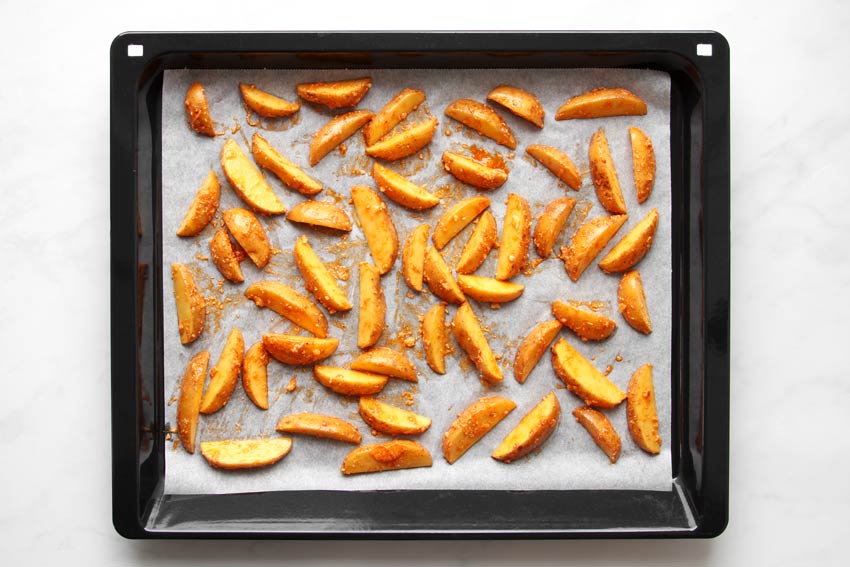 Kartoffelspalten vor Backen