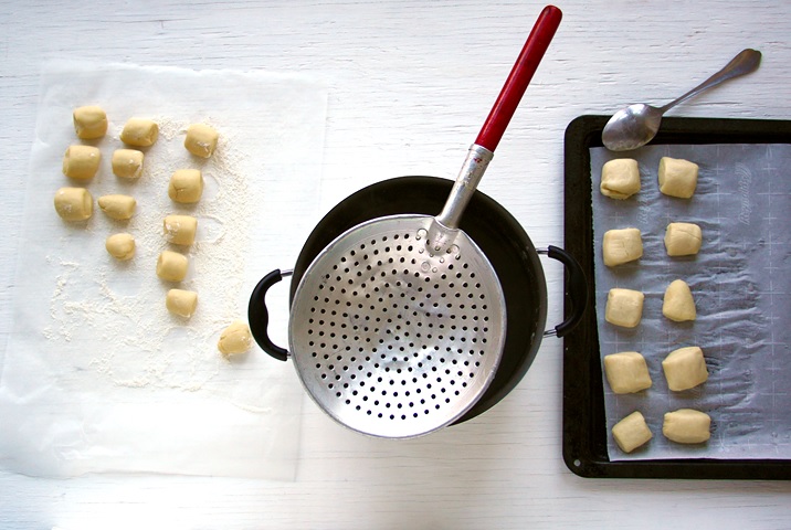 Pretzel Bites: Pochiert in Wasser und Natron