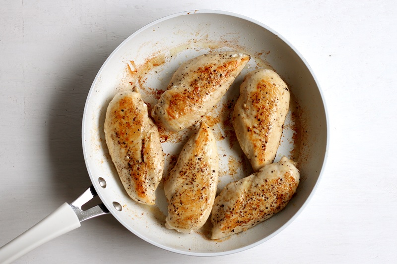Schnelles Pulled Chicken in Pfanne machen Rezept