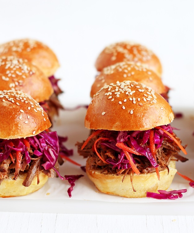 Pulled Pork Silders mit Coleslaw BBQ Sauce Rezept