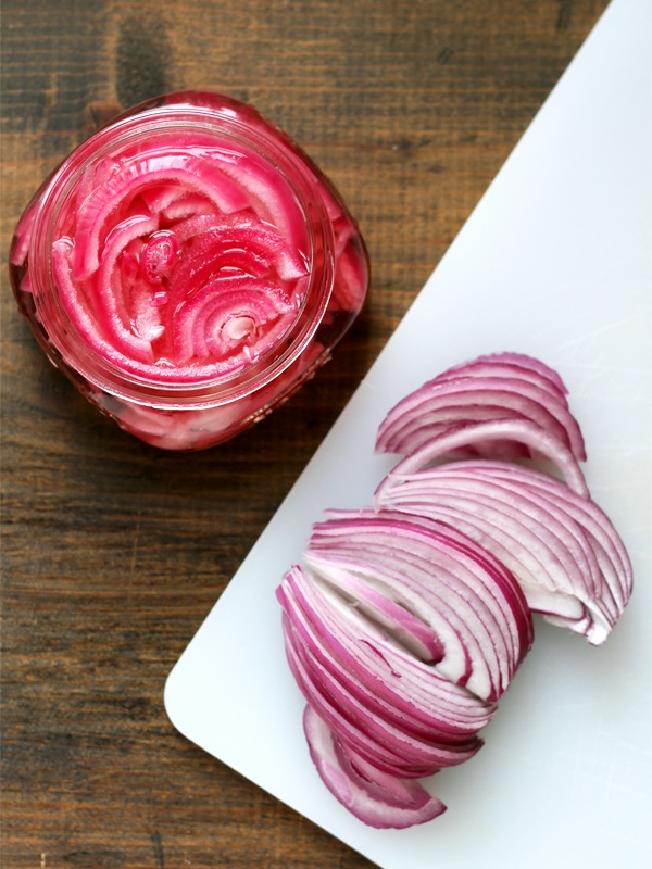 quick-pickled-onions-eingelegte-zwiebeln