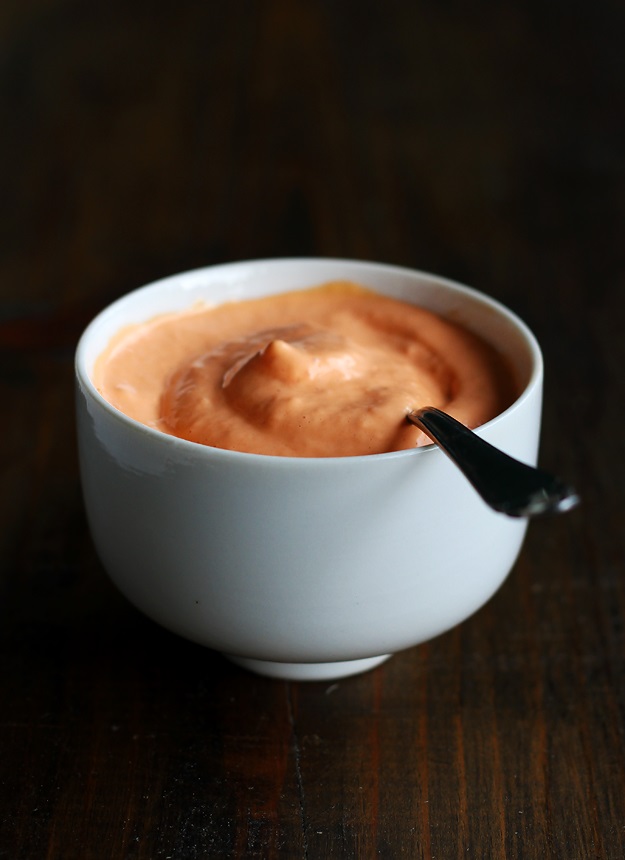 Red Pepper Aioli - Geräucherte Rote Paprika Aioli » Taste of Travel