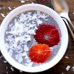 Chia-Pudding mit Kokosmilch und Blutorangen