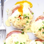 Eggs Benedict pochierte Eier