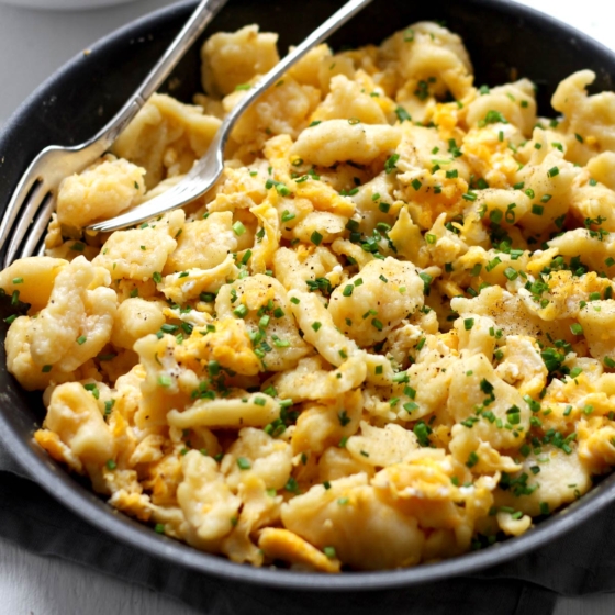 Schnelle Eiernockerl - mit Video » Taste of Travel
