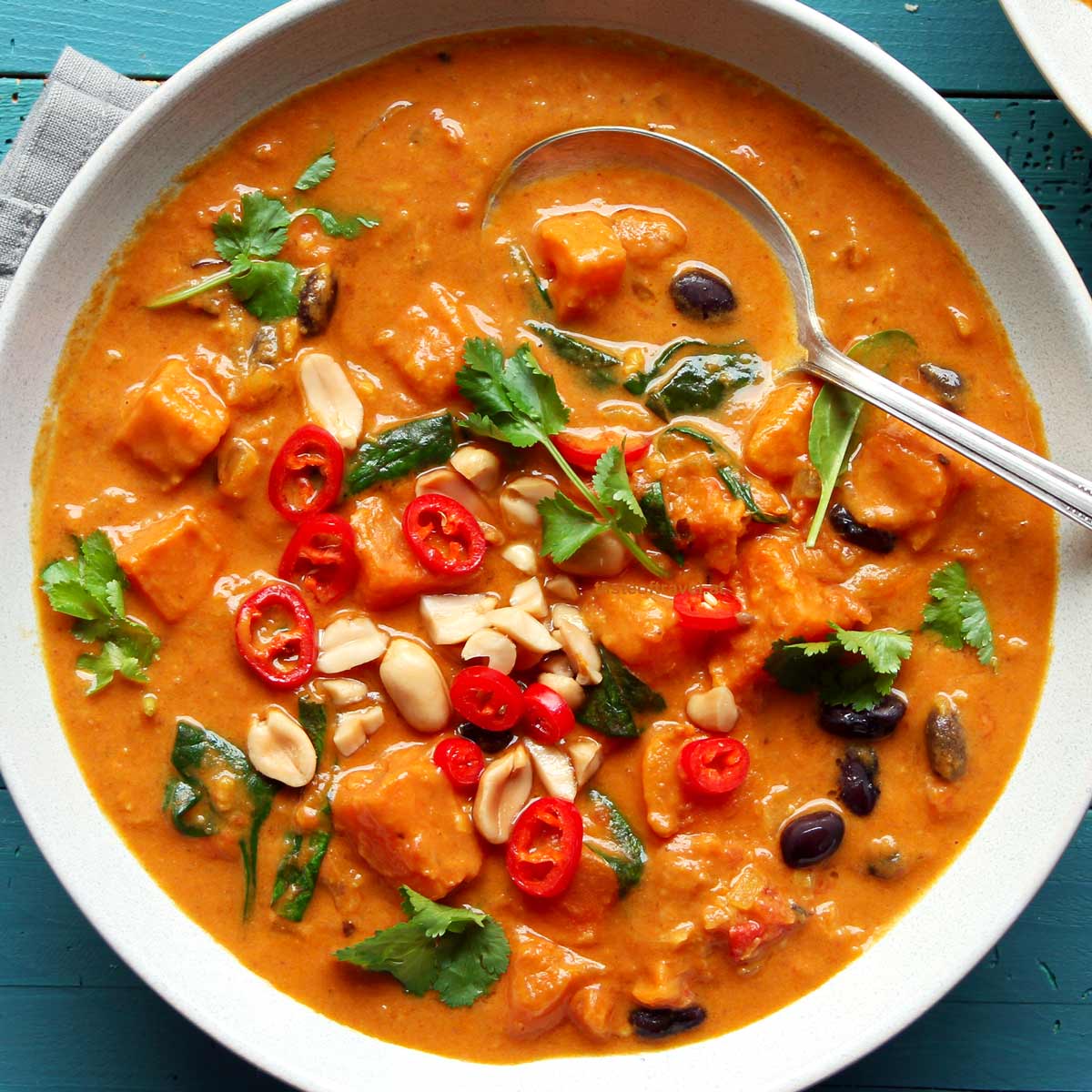 Cremiger Erdnuss-Eintopf mit Süßkartoffeln (vegan) » Taste of Travel Cremiger Erdnuss-Eintopf mit Süßkartoffeln (vegan) » Taste of Travel