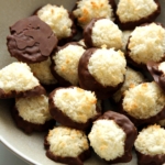 Kokosmakronen mit Schokoboden