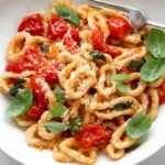 Lorighittas mit Tomatensauce