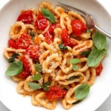 Lorighittas mit Tomaten