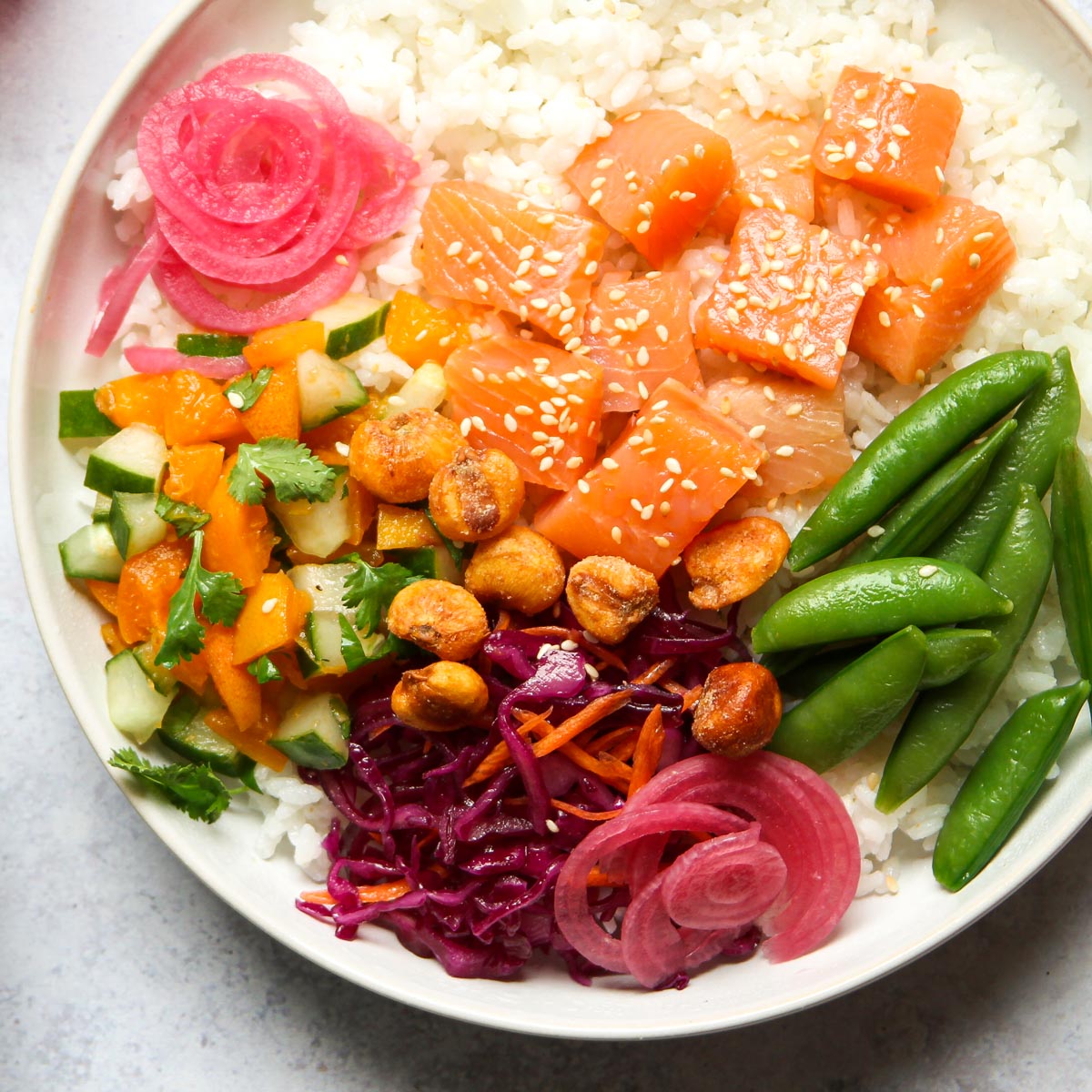 Heimische Poke Bowls mit Seesaibling