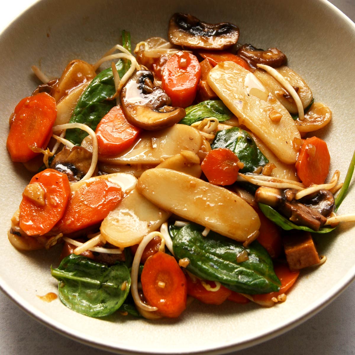 Shanghai Rice Cakes in Stir-Fry Sauce (vegan)