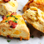 Scones mit Käse und Speck – blättrig und luftig