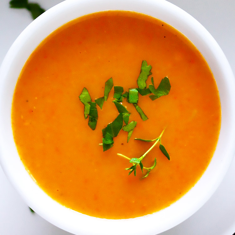 Klassische Gemüsesuppe